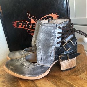 FREEBIRD Desert Ice Boots Size 10